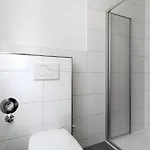 White House Apartments-app 1 Und 2 Apartment