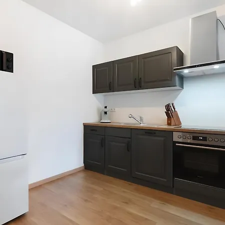 White House Apartments-app 1 Und 2 *
