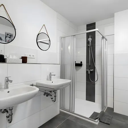 White House Apartments-app 1 Und 2 Lejlighed *