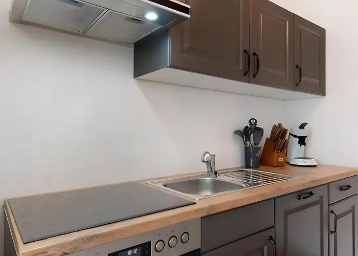 White House Apartments-app 1 Und 2
